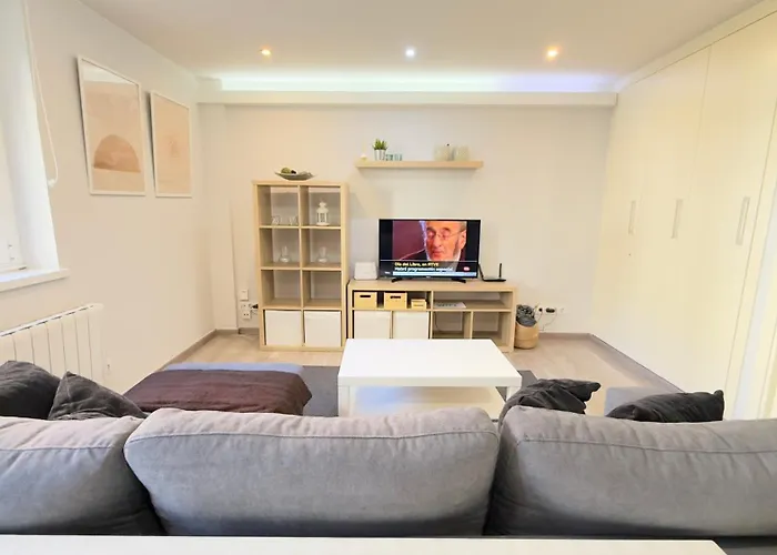 Avenida De Arteixo. Precioso Apartment