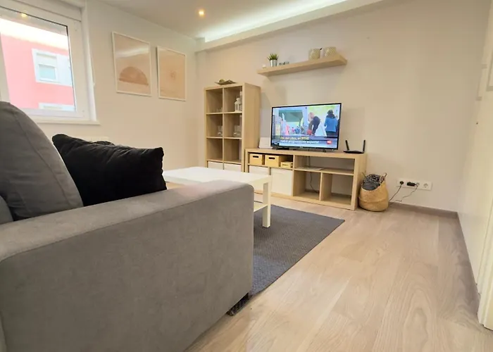 Avenida De Arteixo. Precioso Apartment *